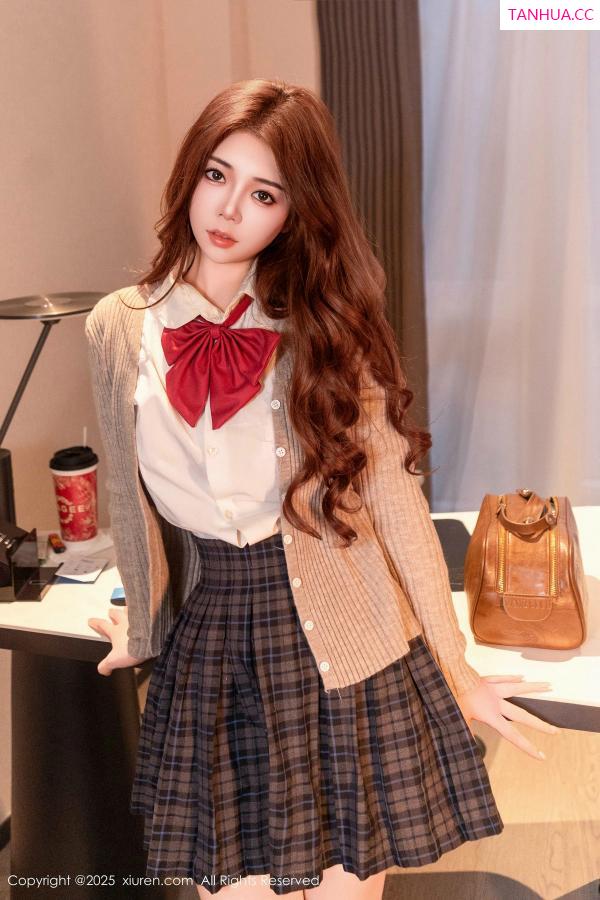   [XiuRen]高清写真图 2025.03.06 No.9974 沐娜娜 黑丝美腿第29张图片